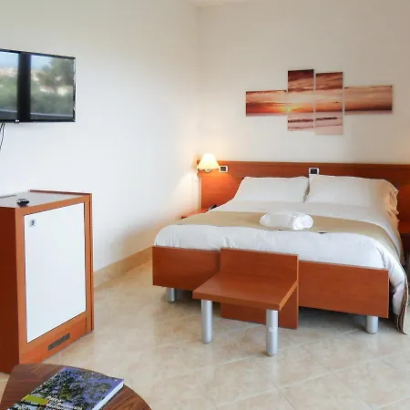 Park Mirabeau 4* Монтепаоне