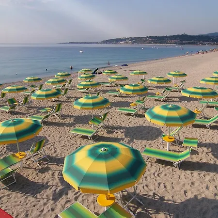 Park Mirabeau Отель 4*