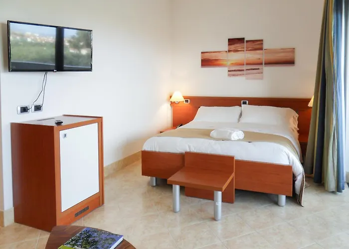 Park Mirabeau 4* 蒙泰保内