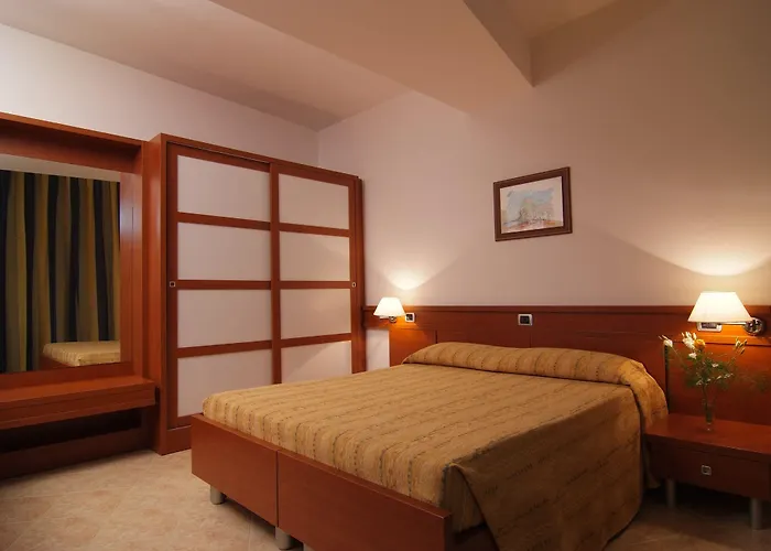 Park Mirabeau 蒙泰保内