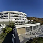 Park Mirabeau 4* מונטפאונה