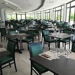 Park Mirabeau 4* מונטפאונה