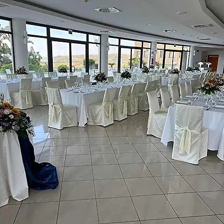 Park Mirabeau 4*