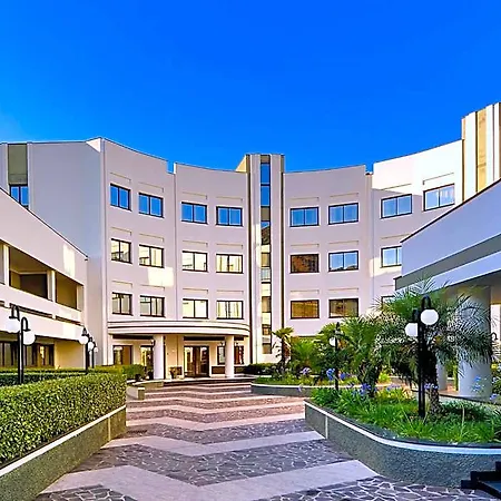 Park Mirabeau 4*