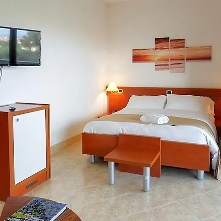 Park Mirabeau 4*