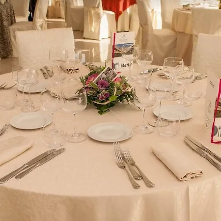 Park Mirabeau ホテル 4*